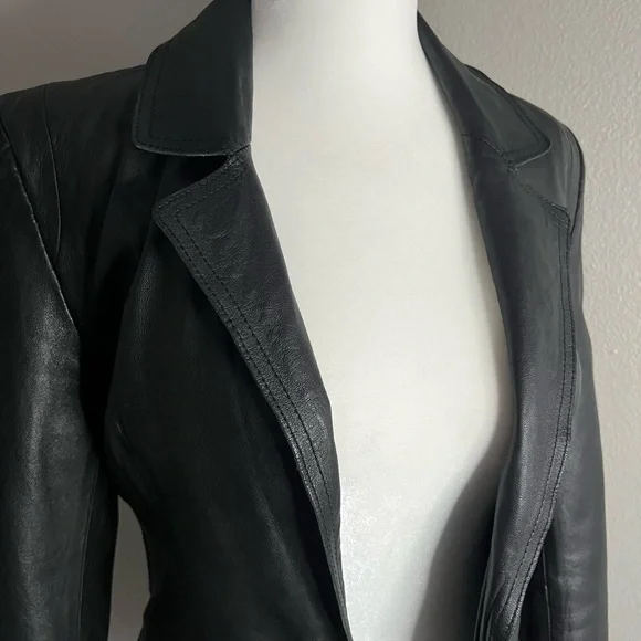 Reiss vintage elegant black leather coat with button front size XSmall - Picture 2 of 14